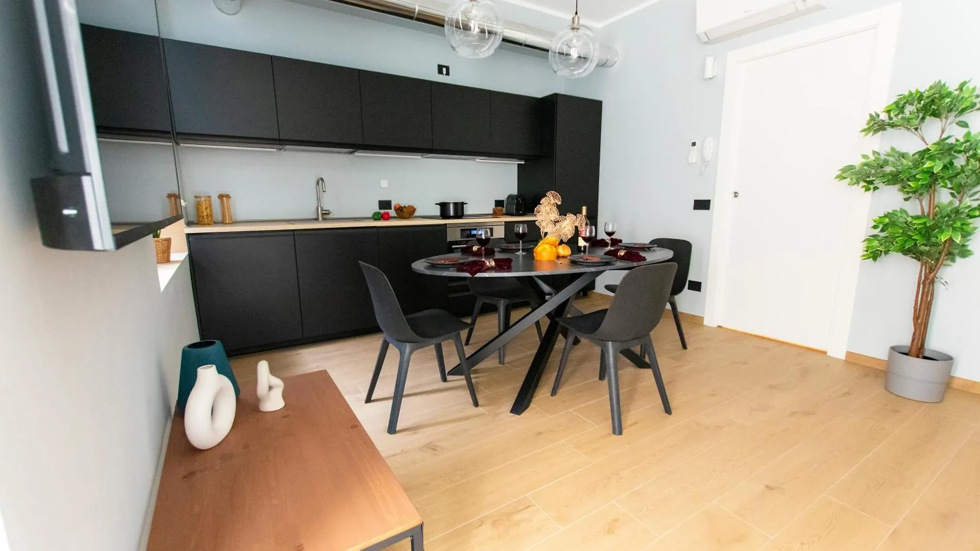 Ihost Luxury -Private Parking- Plana 3 Διαμέρισμα Μιλάνο Ιταλία