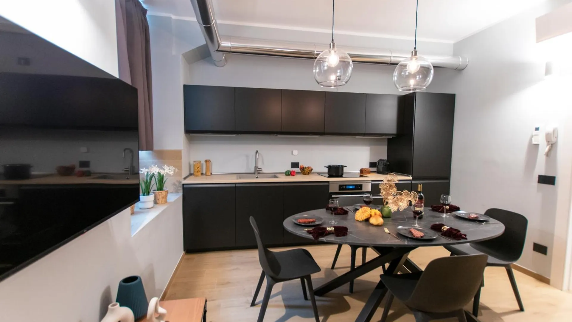 Ihost Luxury -Private Parking- Plana 3 Appartement Milaan